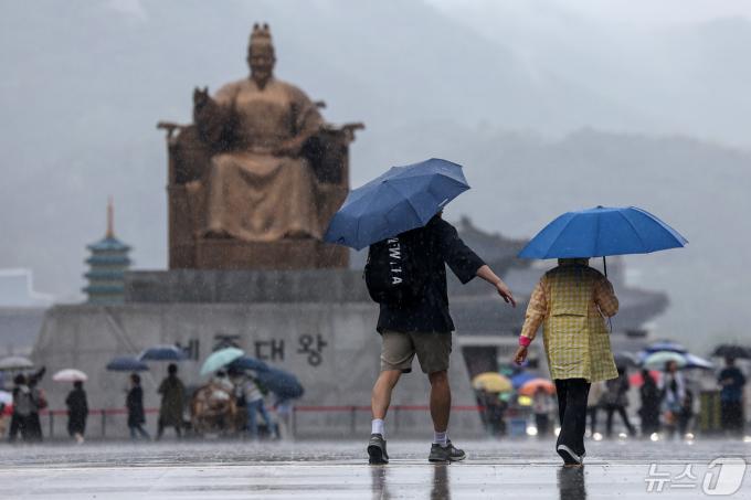 [사진] '동심도 같이 흐린 어린이 날'