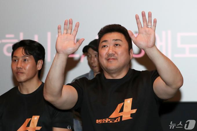 [사진] 마동석 '범죄도시4 관람 감사합니다'
