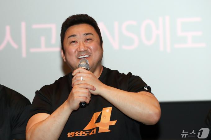 [사진] 무대인사 나선 범죄도시4 마동석