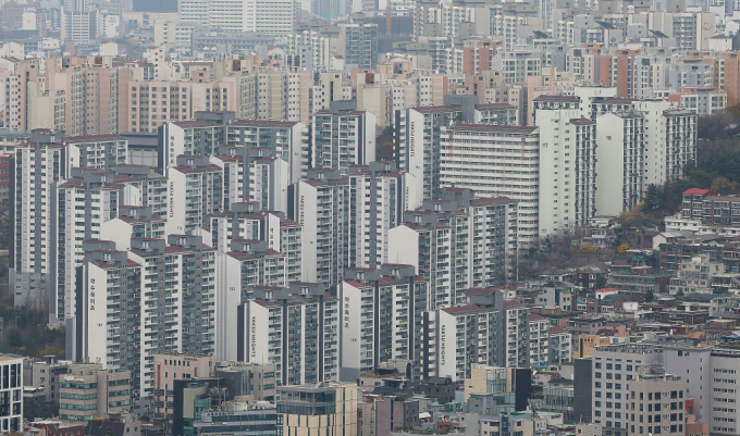  사진은 3일 오전 남산타워에서 본 아파트 단지 모습. /사진=뉴스1