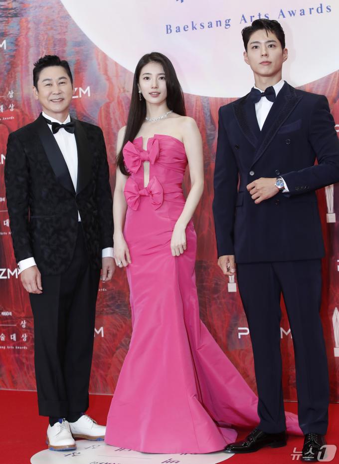 MC 신동엽(왼쪽부터)과 수지, 박보검이 7일 오후 서울 강남구 코엑스에서 열린 '60회 백상예술대상' 레드카펫 행사에서 포즈를 취하고 있다. ⓒ News1 권현진 기자