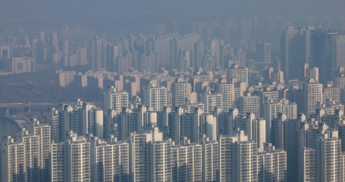 서울 송파구 잠실 리센츠 전용면적 98㎡가 올 초 27억5000만원에 거래됐으나 지난달 22일 28억5000만원에 손바뀜 돼 신고가를 다시 썼다./사진=뉴시스