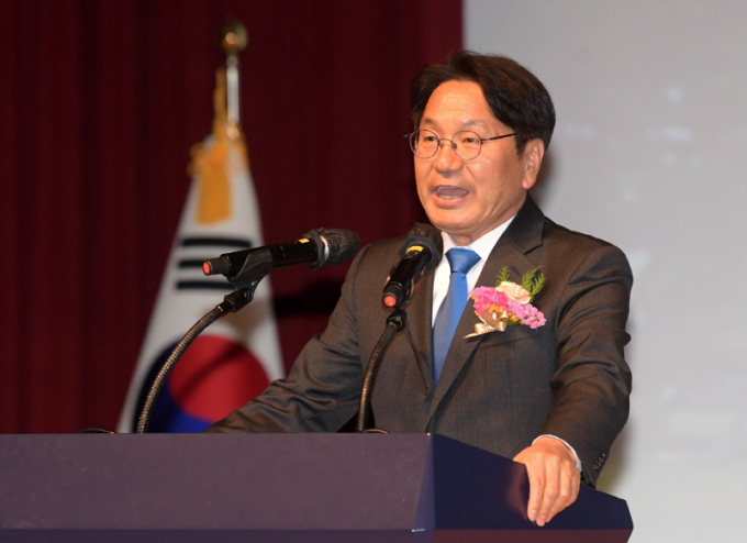 강기정 광주광역시장이 7일 시청 대회의실에서 열린 '주민자치연합회 회장단 이‧취임식'에 참석해 축사를 하고 있다./사진=광주시