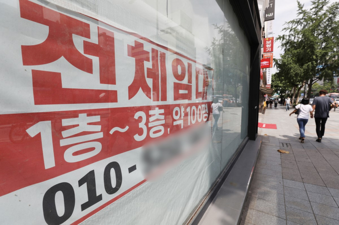 국토부와 법무부가 상가건물임대차표준계약서 양식을 개선한다. /사진=뉴스1