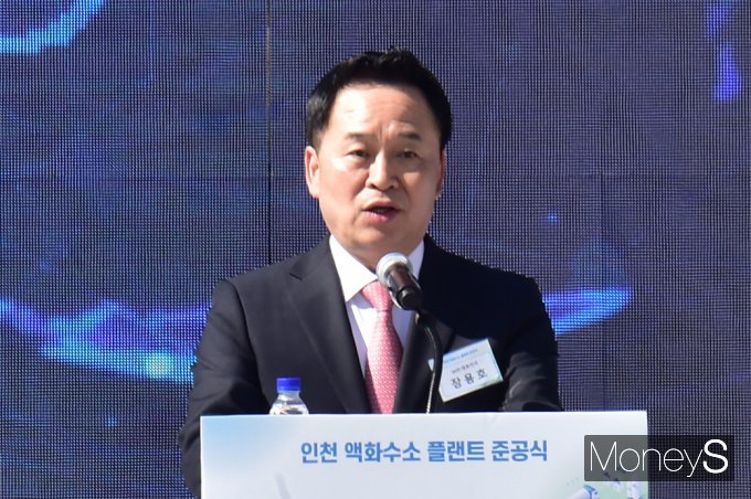 ▲ 축사 전하는 장용호 SK그룹 대표이사(사장) 