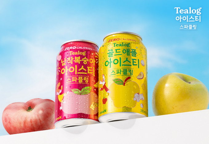 HK이노엔이 다가오는 여름에 맞춰 탄산을 더한 신제품 '티로그 스파클링' 2종을 출시했다. /사진=HK이노엔