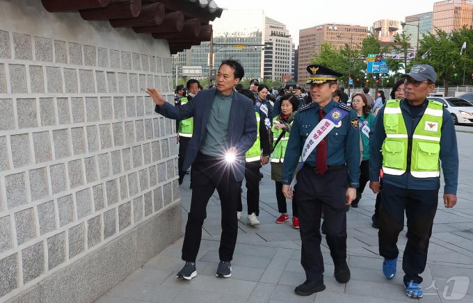 [사진] 종로경찰서·종로구청·경복궁관리소, ‘담벼락 순찰대’ 발족