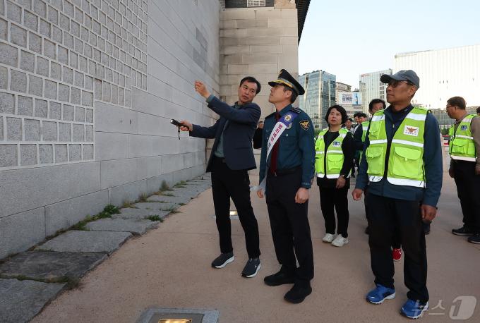 [사진] 종로경찰서·종로구청·경복궁관리소, 경복궁 일대 합동 순찰