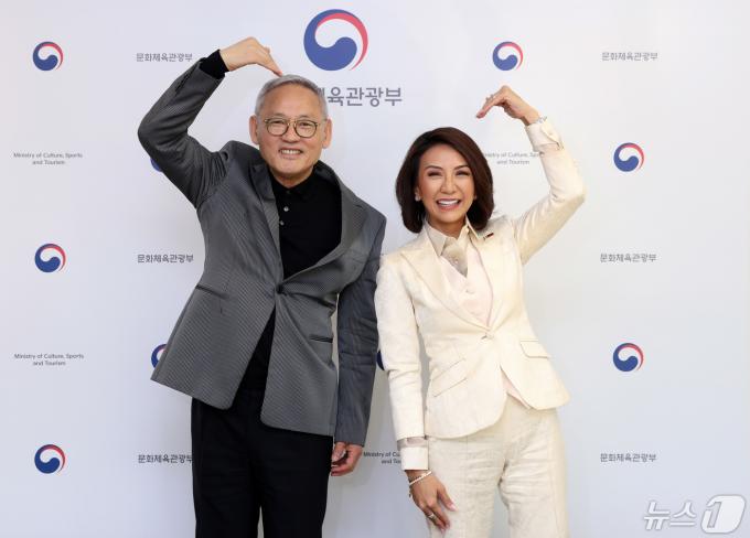 [사진] 유인촌 문체부 장관, 크리스티나 가르시아 프라스코 필리핀 장관 면담