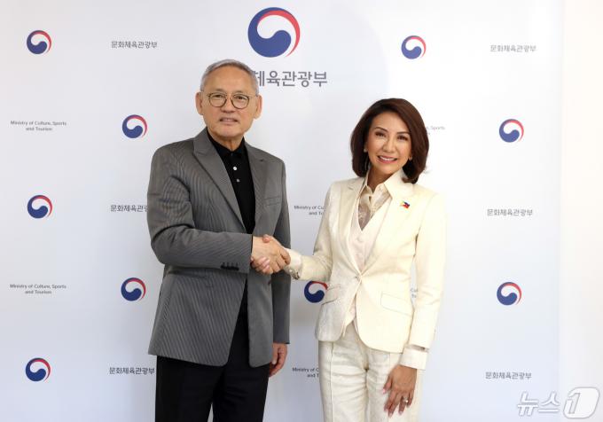 [사진] 유인촌 문체부 장관, 프라스코 필리핀 관광부 장관 면담