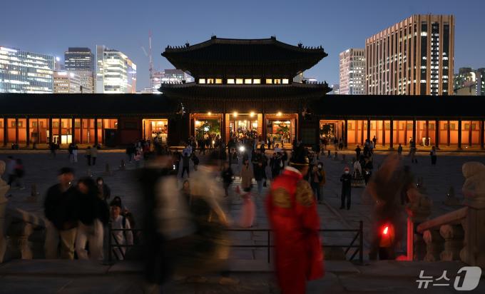 [사진] 도심과 밤의 경복궁