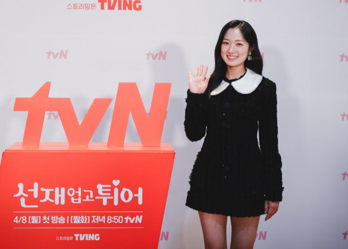 배우 김혜윤이 화제작 tvN '선재 업고 튀어'에 출연하는 가운데, 김혜윤의 소속사에 대한 팬들의 불만이 속출하고 있다. 사진은 지난달 온라인으로 진행된 tvN 월화드라마 '선재 업고 튀어' 제작발표회에 참석한 배우 김혜윤. /사진=CJ ENM 제공