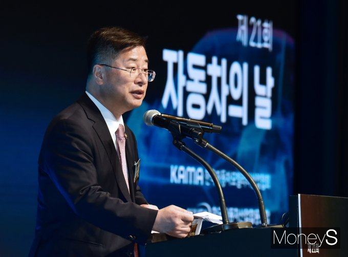 [머니S포토] 정부 