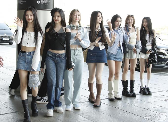 [사진] 베이비몬스터, 완전체 첫 출국