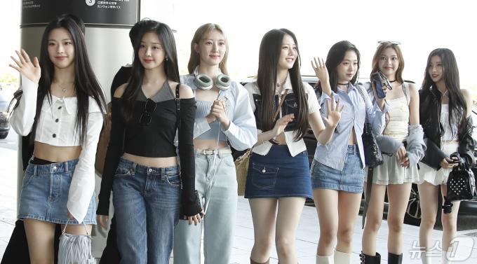 [사진] 베이비몬스터, 첫 완전체 해외 출장 잘 다녀 올게요