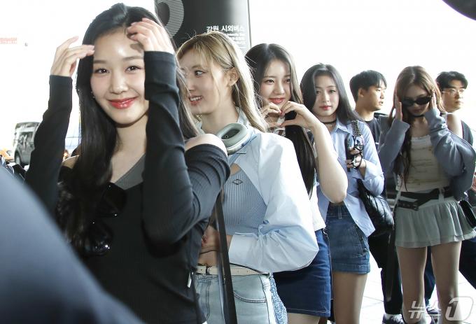 [사진] 베이비몬스터, 출국하는 YG 보석