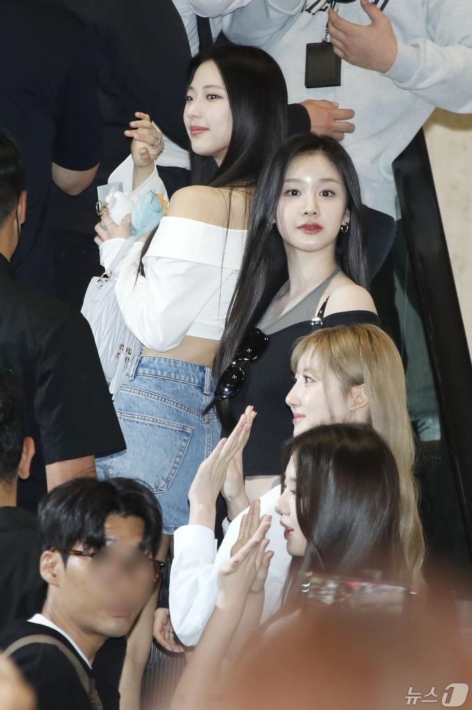 [사진] 출국하는 베이비몬스터
