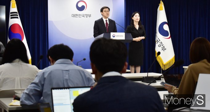 [머니S포토] 노연홍 특위원장, 제2차 의료개혁특위 회의 결과 발표