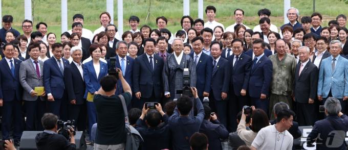 [사진] 유인촌 장관, 동학농민혁명 기념식 참석