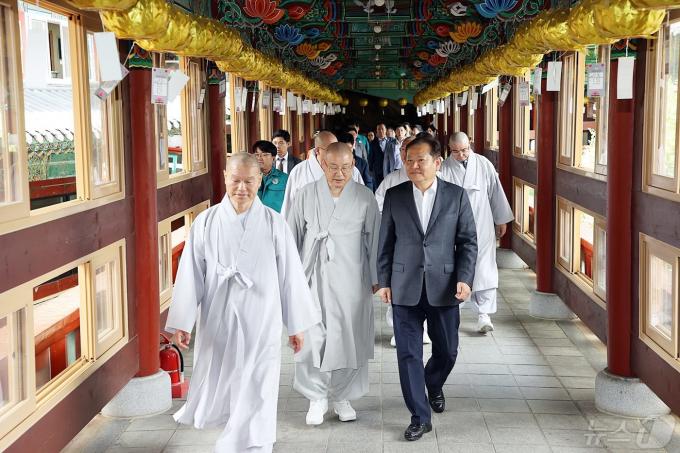 [사진] 구인사 찾은 이상민 장관