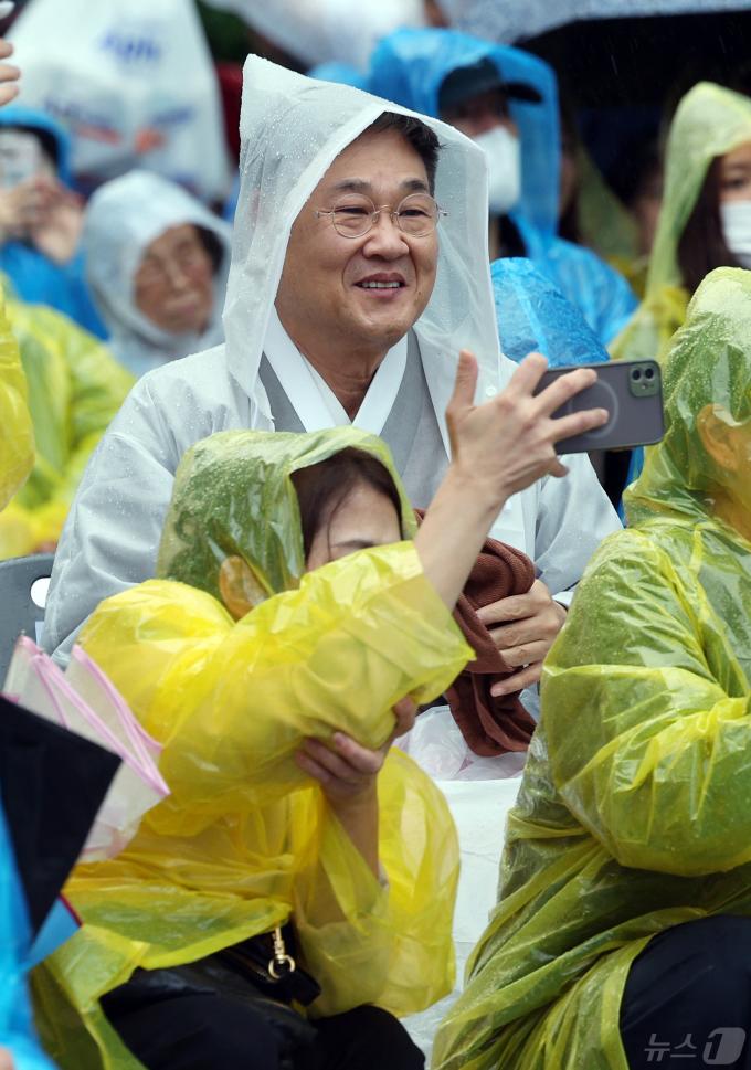 [사진] 종로구민의날 기념식 갖는 정문헌 구청장
