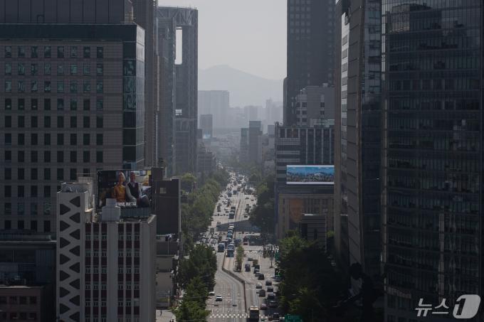[사진] 뿌옇게 황사 내려앉은 서울도심