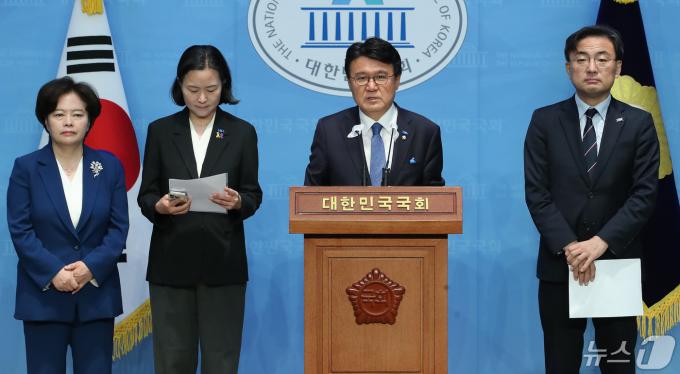 [사진] 조국혁신당, 일본 라인야후 사태 관련 기자회견