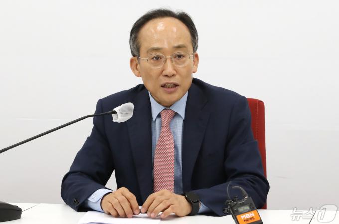 [사진] 취재진 질문에 답하는 추경호 원내대표