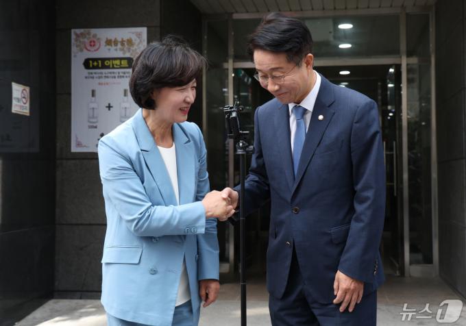 [사진] 조정식, 국회의장 후보직 사퇴…추미애로 단일화
