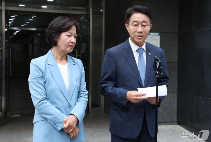 [사진] 민주 조정식, 국회의장 후보 사퇴…추미애 지지
