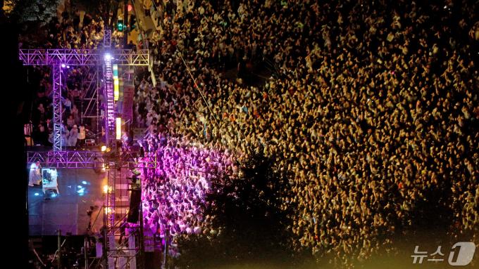 [사진] 뉴진스님의 EDM 공연