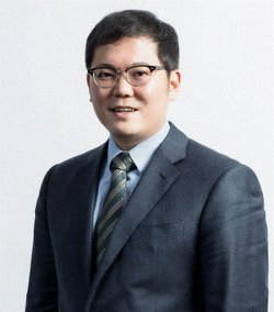 장동하 교원라이프 대표가 실적 개선에 성공할지 관심이 쏠린다./사진=교원라이프