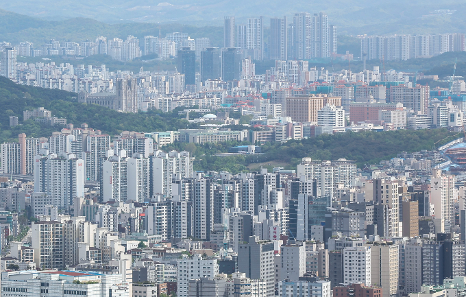서울 남산에서 바라본 아파트의 모습./사진=뉴시스