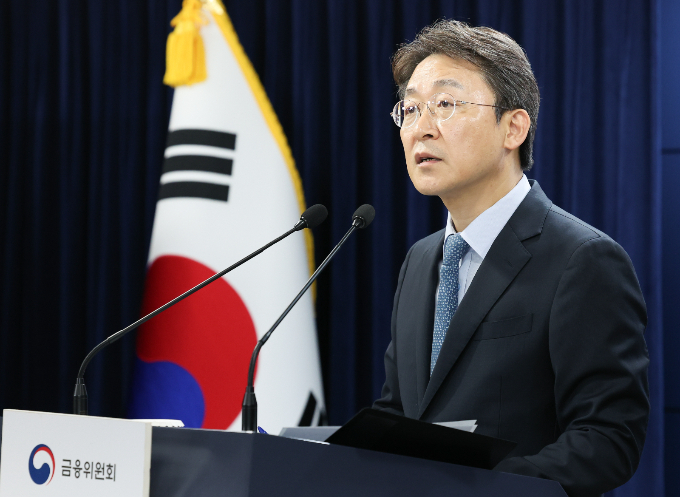 권대영 금융위원회 사무처장이 13일 서울 종로구 정부서울청사 브리핑실에서 '부동산 PF의 질서 있는 연착륙을 위한 정책 방향'을 발표하고 있다./사진=뉴스1