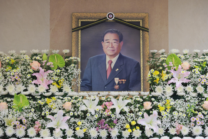 33년7개월동안 '전국노래자랑'을 진행했던 개그맨 송해가 2022년 6월8일 세상을 떠났다. 사진은 故 송해의 빈소가 지난 2022년 6월8일 서울 종로구 서울대학교 병원 장례식장에 마련돼 있는 모습. /사진=머니투데이(공동취재단)