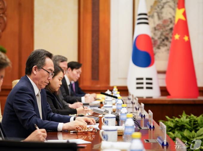 [사진] 조태열 장관, 왕이 중국 외교부장과 회담