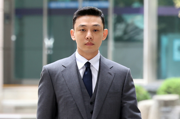 마약 투약 혐의를 받는 배우 유아인의 5차 공판이 오늘 열린다. 사진은 지난달 16일 서울 서초구 서울중앙지법에서 열린 4차 공판에 출석한  마약 상습 투약 혐의로 불구속 기소된 배우 유아인(본명 엄홍식). /사진=뉴스1