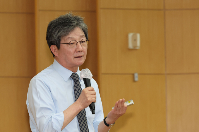 유승민 전 국민의힘 의원이 검찰 고위급 인사를 비판했다. 사진은 유 전 의원이 지난 9일 서울 서대문구 연세대학교에서 정치 리더의 조건 특강을 하는 모습. /사진=뉴시스