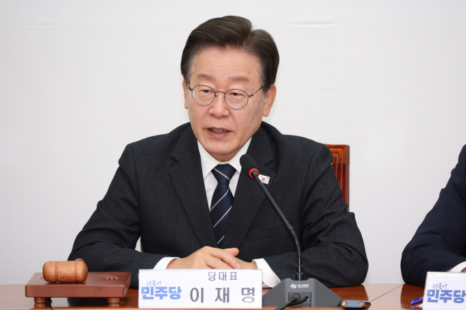 이재명 더불어민주당 대표가 14일 퇴원 후 오는 16일 당무에 복귀한다. 사진은 이 대표가 지난 8일 서울 여의도 국회에서 열린 최고위원회의에서 발언하는 모습. /사진=뉴시스
