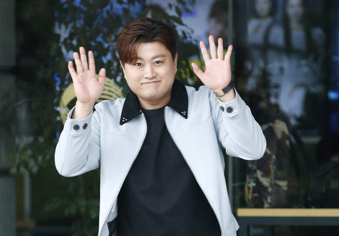가수 김호중이 교통사고 후 미조치 혐의로 경찰 조사를 받은 것에 대해 설명했다. 사진은 지난 3월 서울 영등포구 KBS에서 진행된 '사장님 귀는 당나귀 귀' 녹화를 마친 가수 김호중. /사진=뉴스1