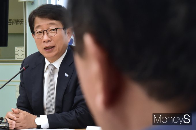 [머니S포토] 건설·자재업계 당부하는 박상우 국토 장관