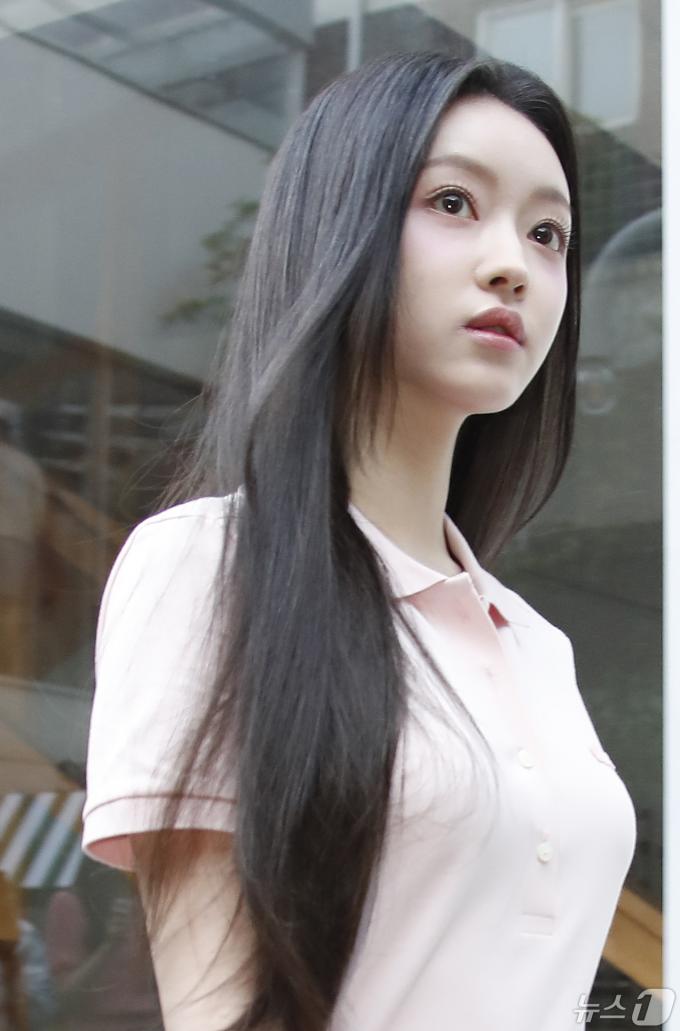 [사진] 유아, 인형 맞네