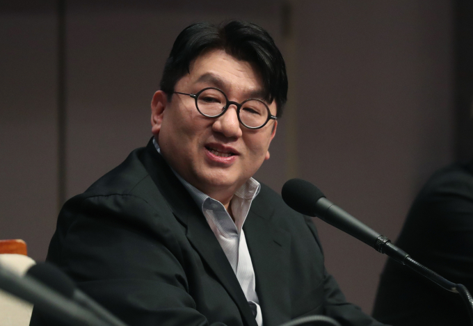 방시혁 하이브 의장이 국내 대기업 총수 주식재산 순위 6위에 이름을 올렸다. / 사진=뉴스1 송원영 기자 