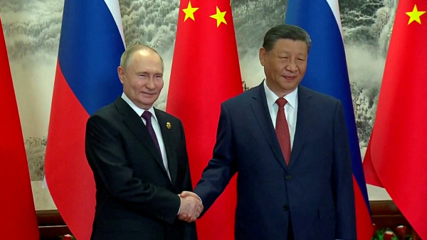 블라디미르 푸틴 러시아 대통령이 중국 베이징을 찾아 시진핑 중국 국가주석을 만났다. 사진은 16일(현지시각) 베이징에서 만난 푸틴 대통령과 시 주석. /사진=로이터