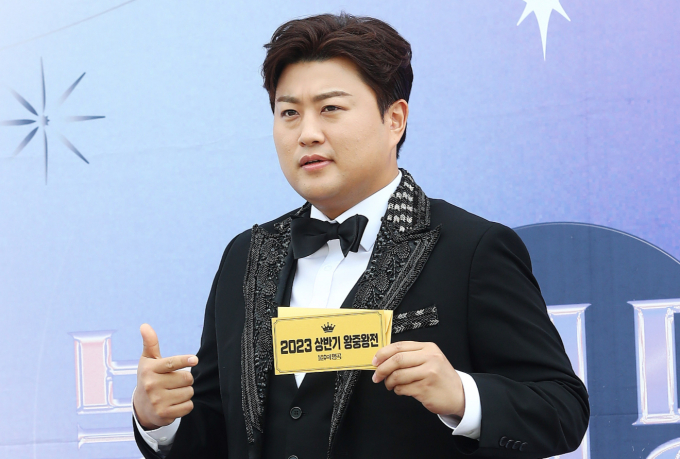 뺑소니 혐의로 입건된 트로트 가수 김호중(33)이 마약 간이 검사에서 '음성' 반응이 나온 것으로 확인됐다. 사진은 지난해 7월 인천 남동체육관에서 진행된 KBS 2TV '불후의 명곡' 상반기 왕중왕전 레드카펫 행사에 참석한 김호중. /사진=머니투데이