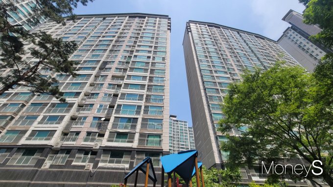 서울 송파구 잠실 일대의 전세 아파트 매물이 크게 감소했다. 사진은 서울 송파구 잠실동 '리센츠아파트'. /사진=김창성 기자