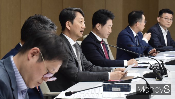 [머니S포토] 안덕근 장관 '재생에너지 보급 확대·공급망 강화' 전략 발표