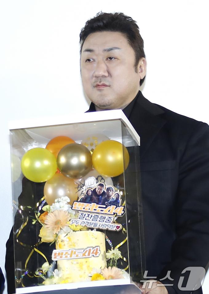 [사진] 마동석 '범죄도시' 시리즈 누적 4천만 돌파…모두 관객들 덕분