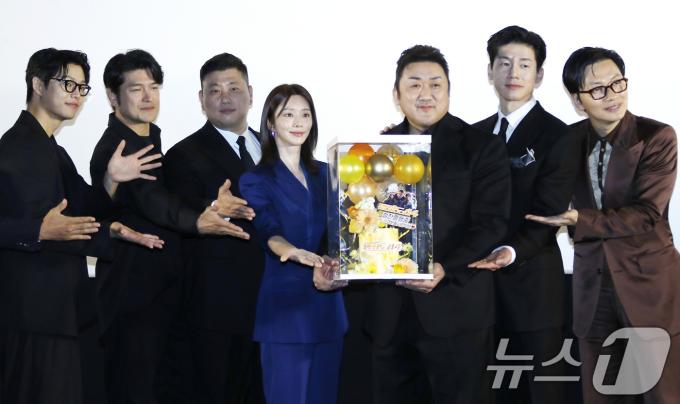 [사진] 韓 영화 최초 트리플 천만 영화 '범죄도시4' 흥행 감사
