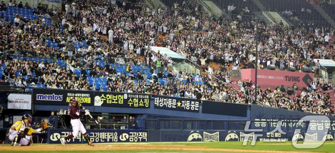 [사진] KBO리그, 역대 두 번째 빠른 페이스로 300만 관중 달성